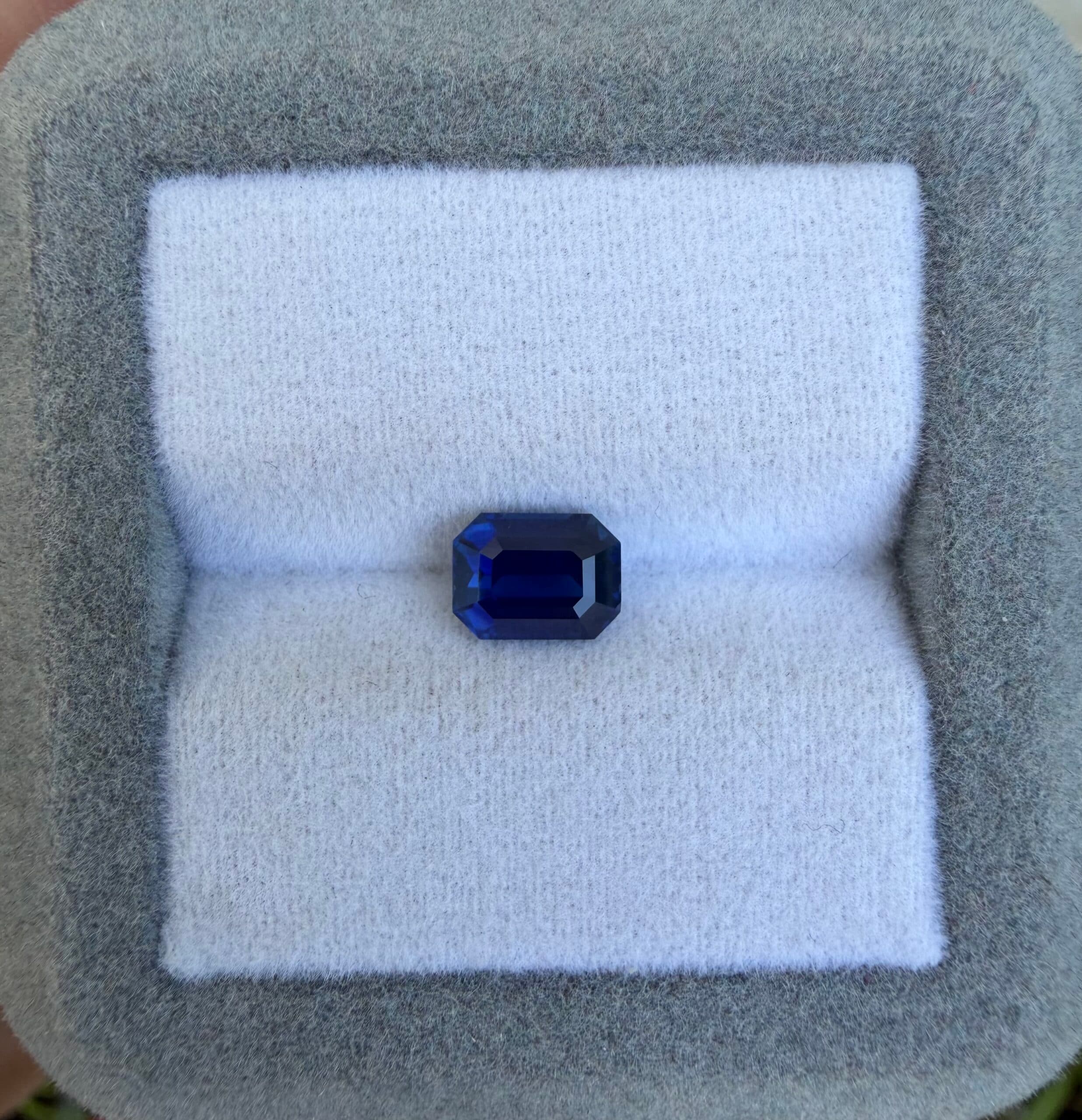 Blauer Saphir Rechteck 1,51 ct — Paris