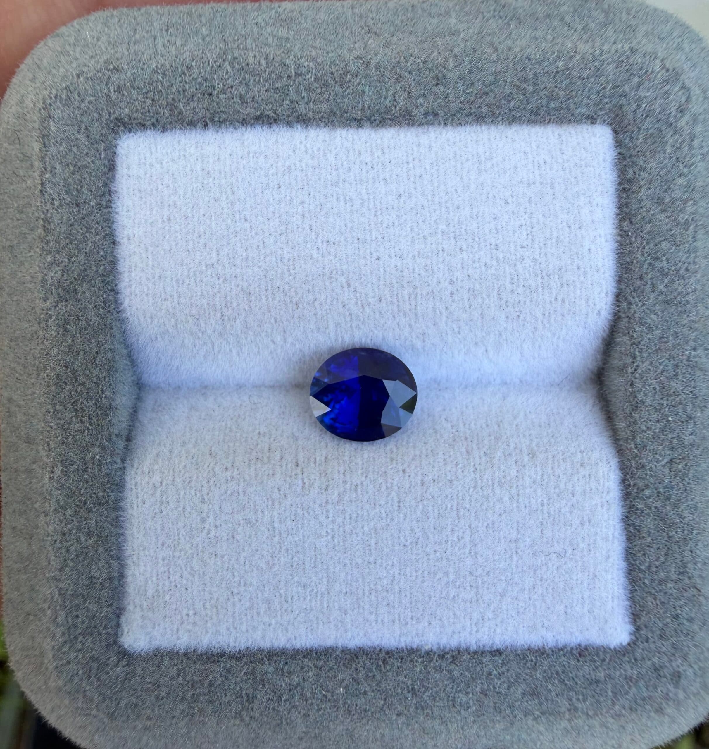 Blauer Saphir Oval 1,26 ct