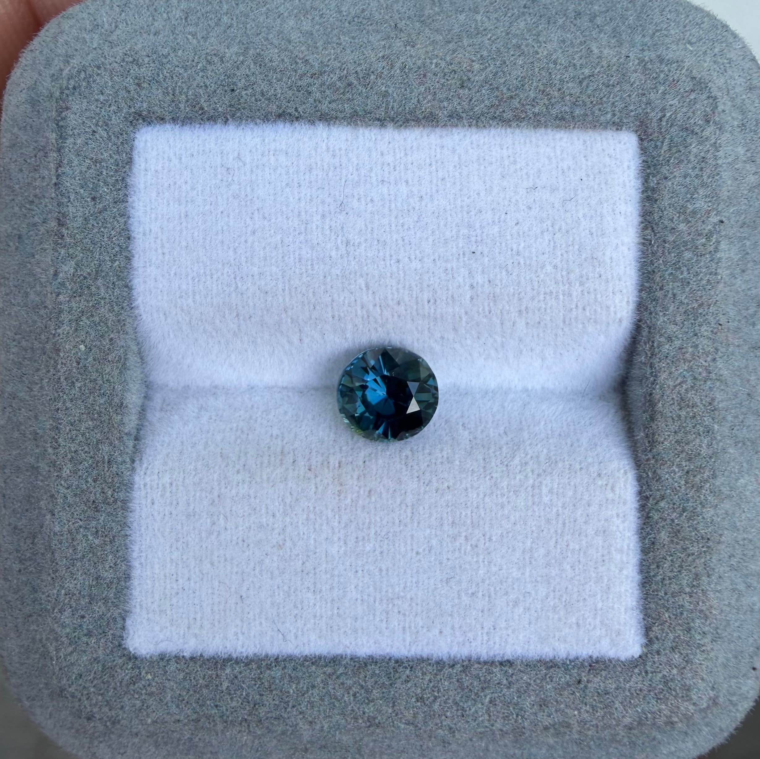 Teal Sapphire Oval 1.28ct — Madagascar (2)