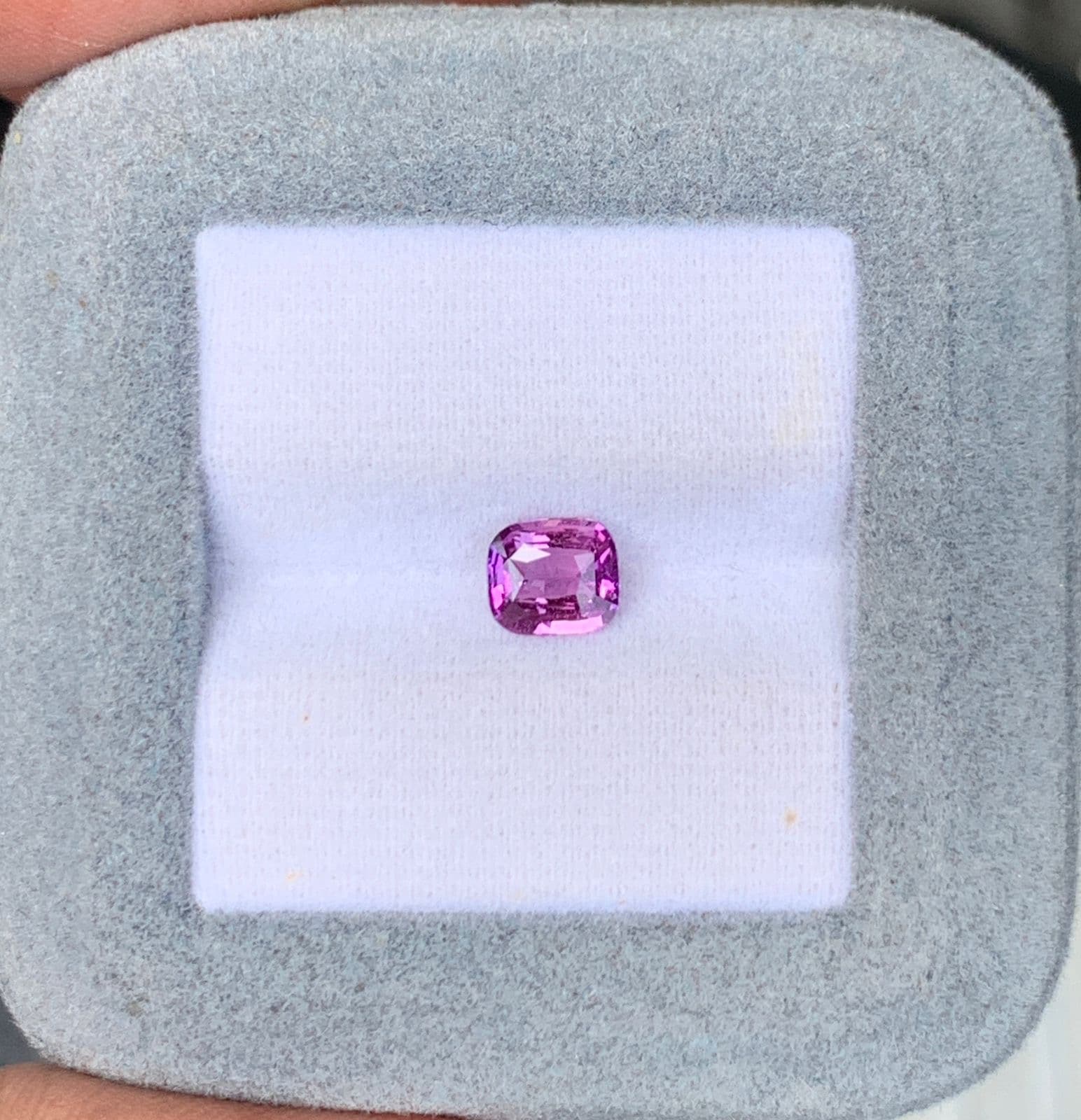 Safira Roxa de 1,03ct