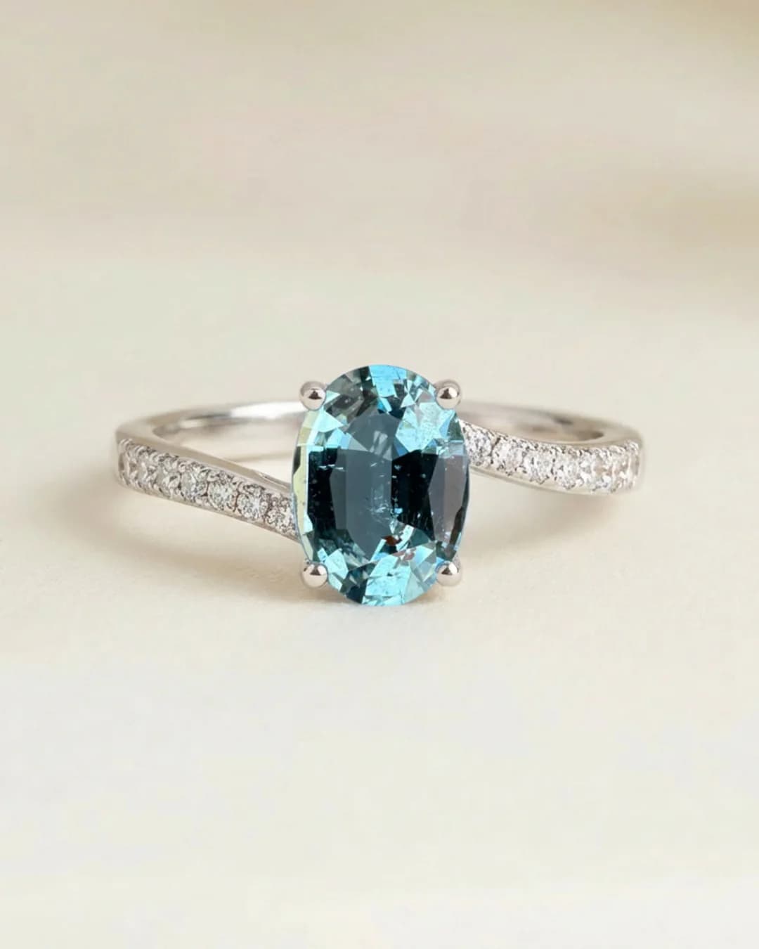 Bague de fiançailles avec Aigue-Marine