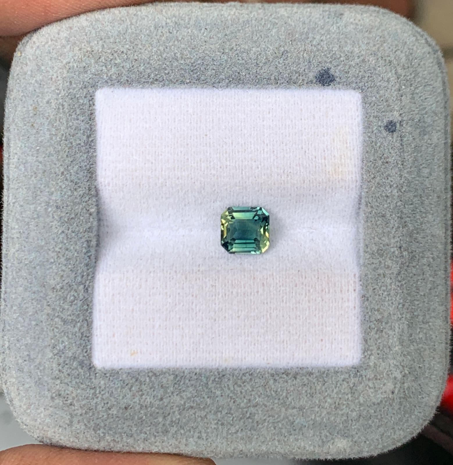 Bicolor-Saphir Rechteck 1,12 ct — Unbehandelt
