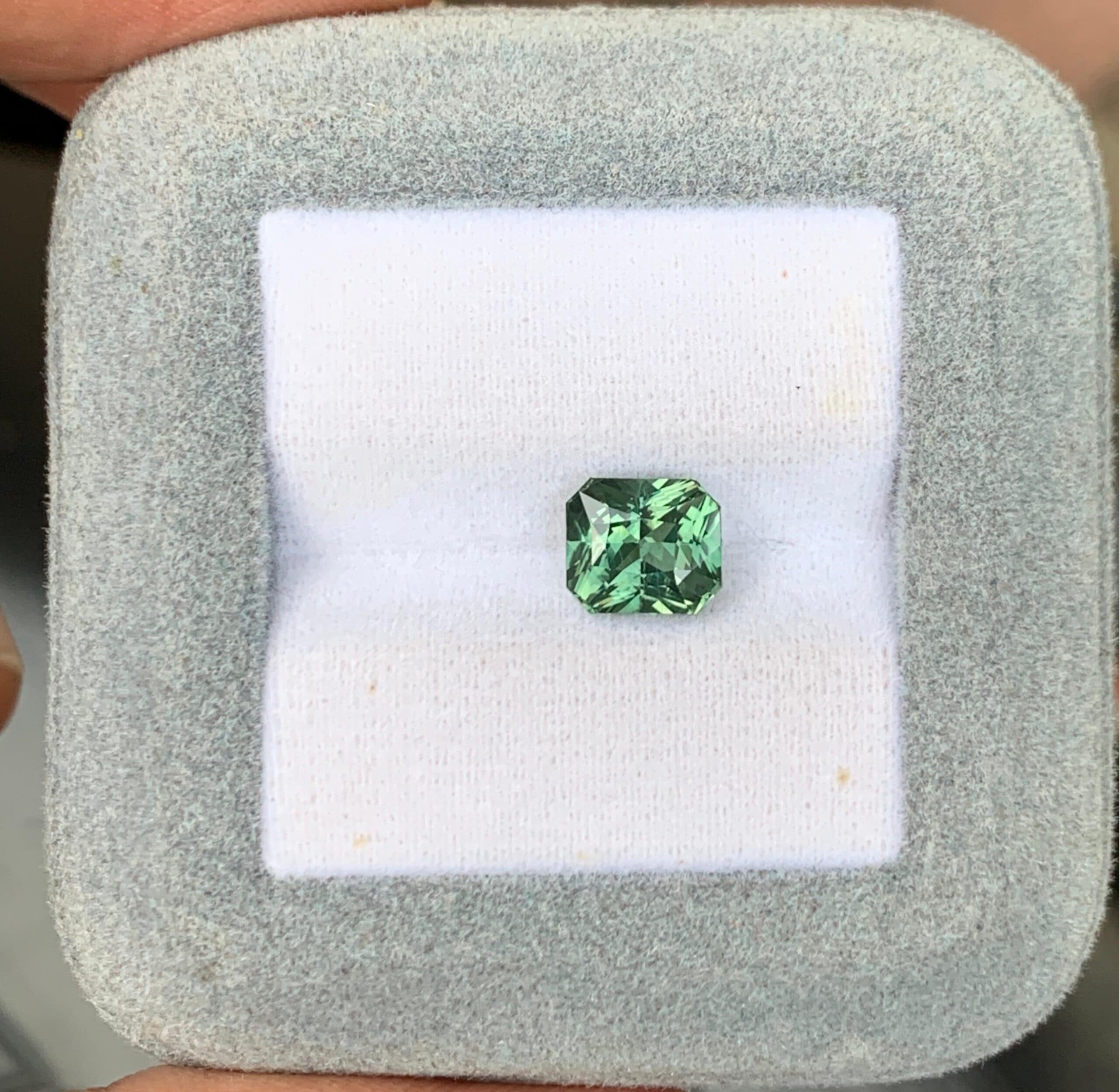 Safira Verde Radiant de 2,57ct