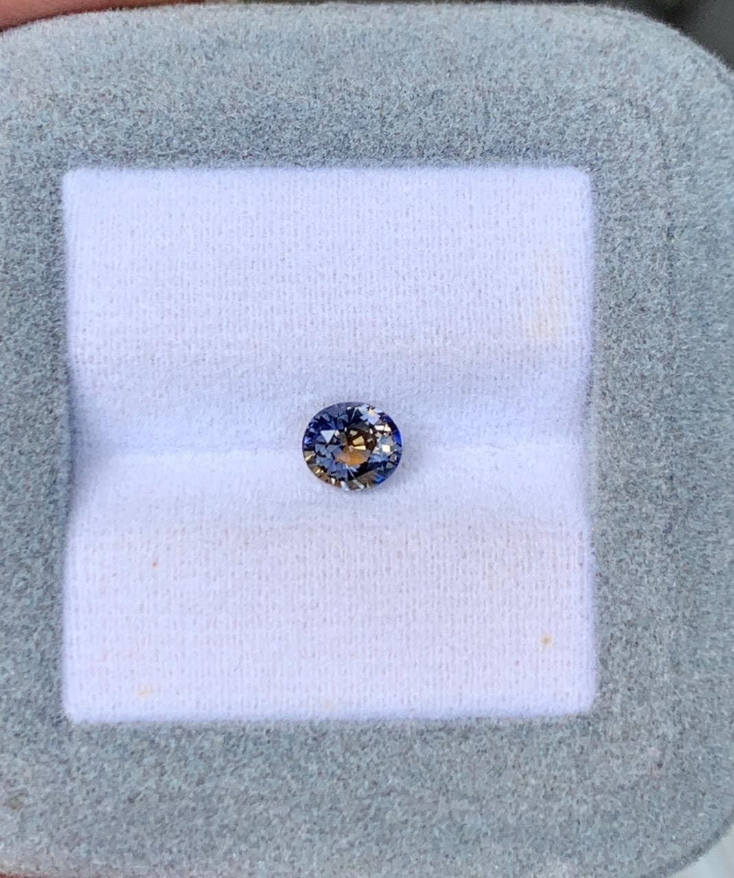 Zafiro Oval de 1,04ct