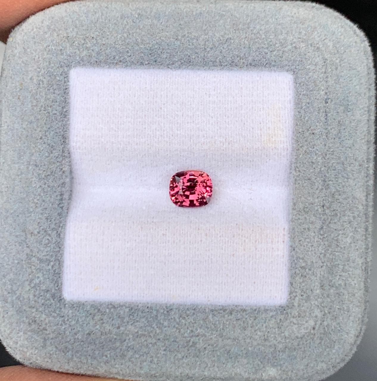 Padparadscha-Saphir Kissenschliff 1,07 ct — Madagaskar