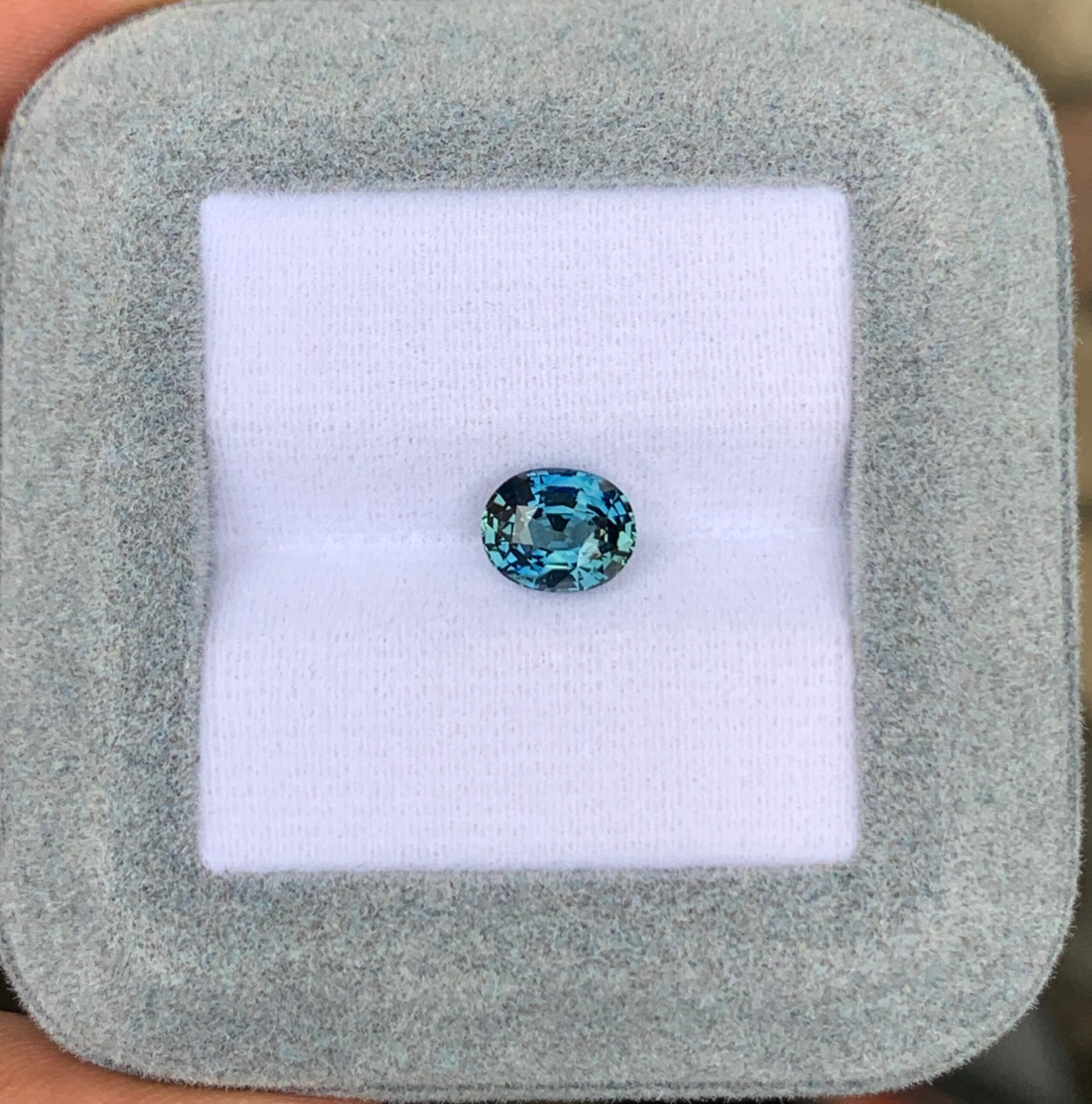 Teal-Saphir Oval 1,58 ct