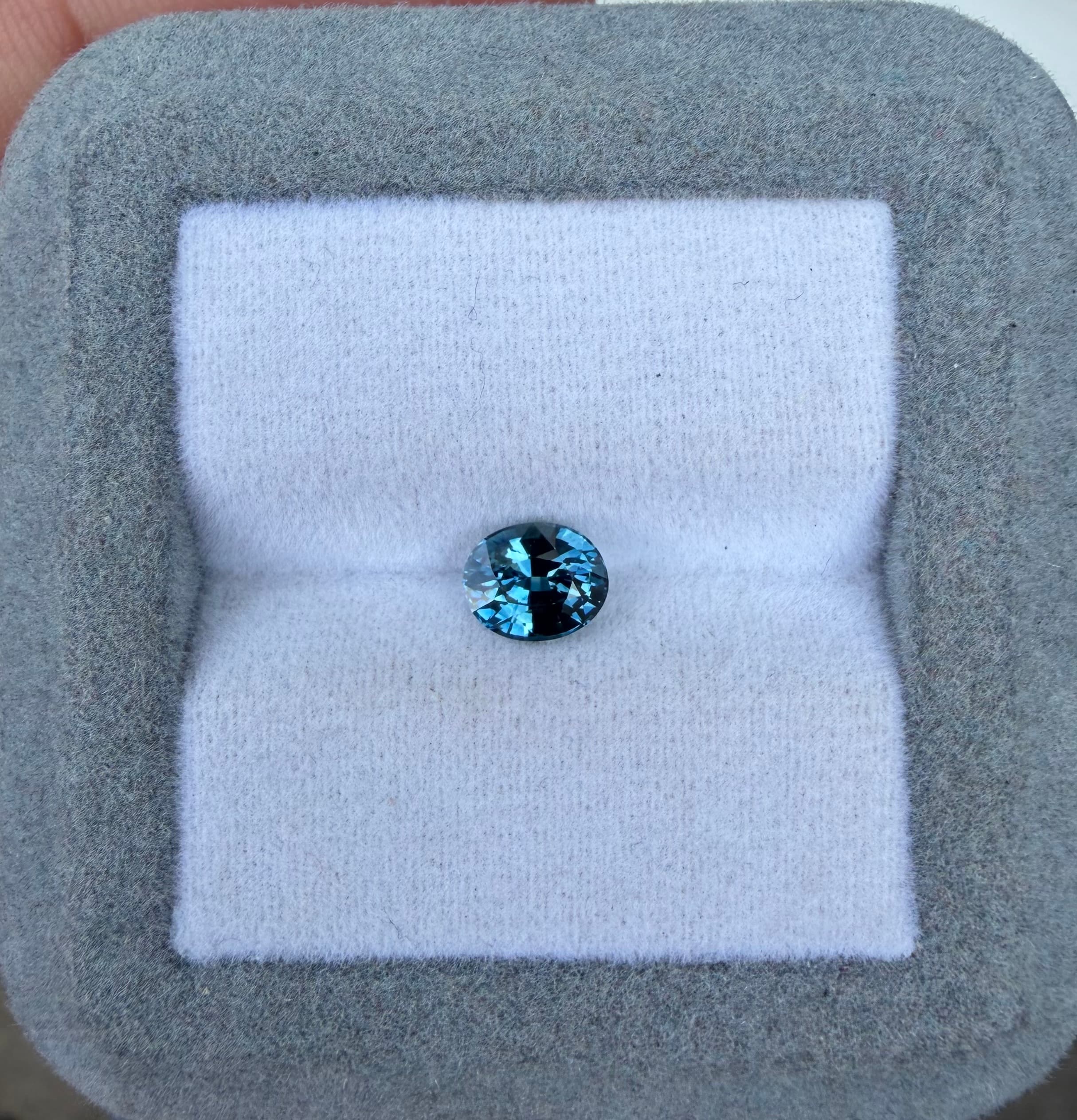 Oval Teal Sapphire 1.01ct