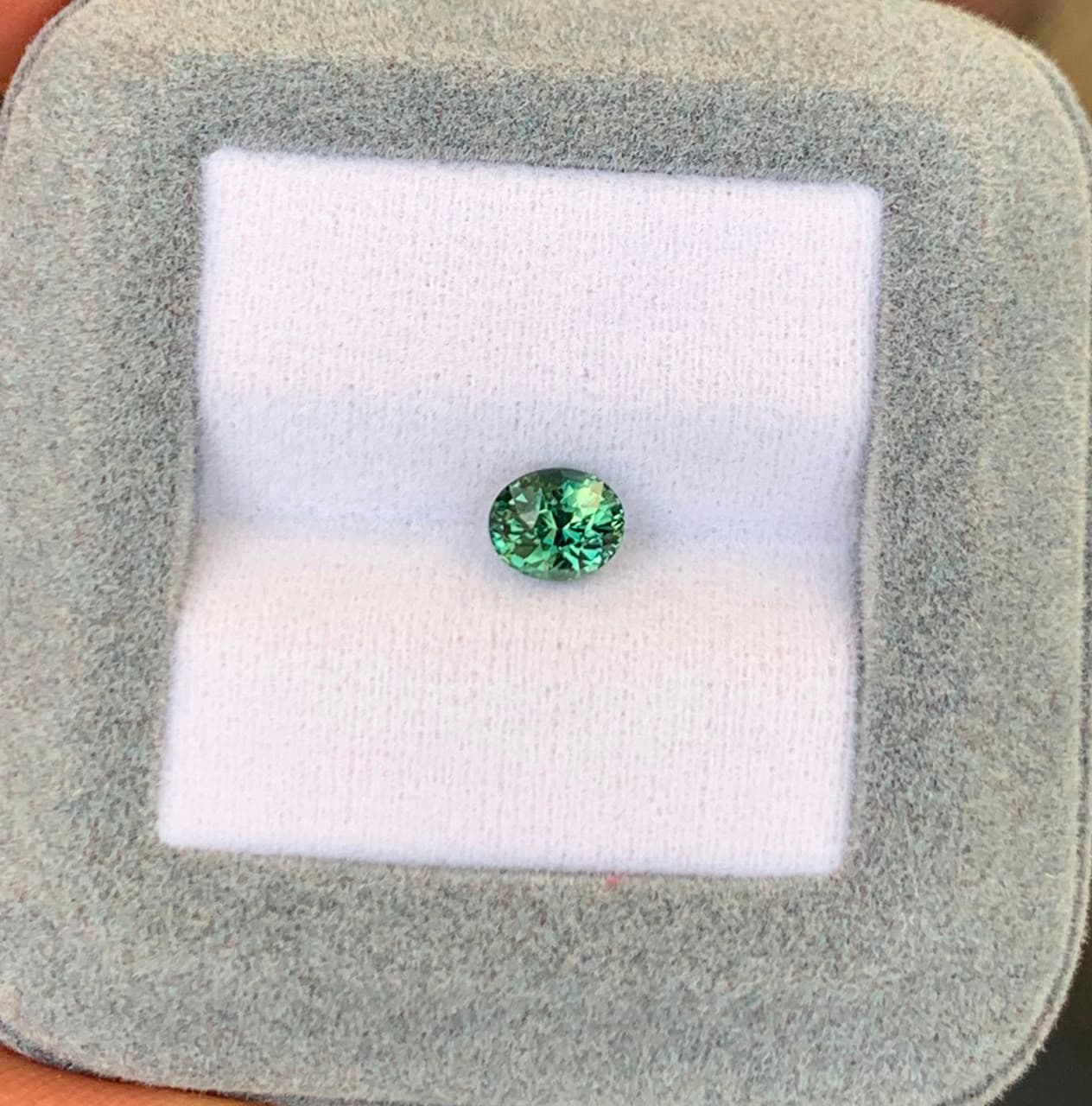 Saphir Vert Ovale de 1,08ct