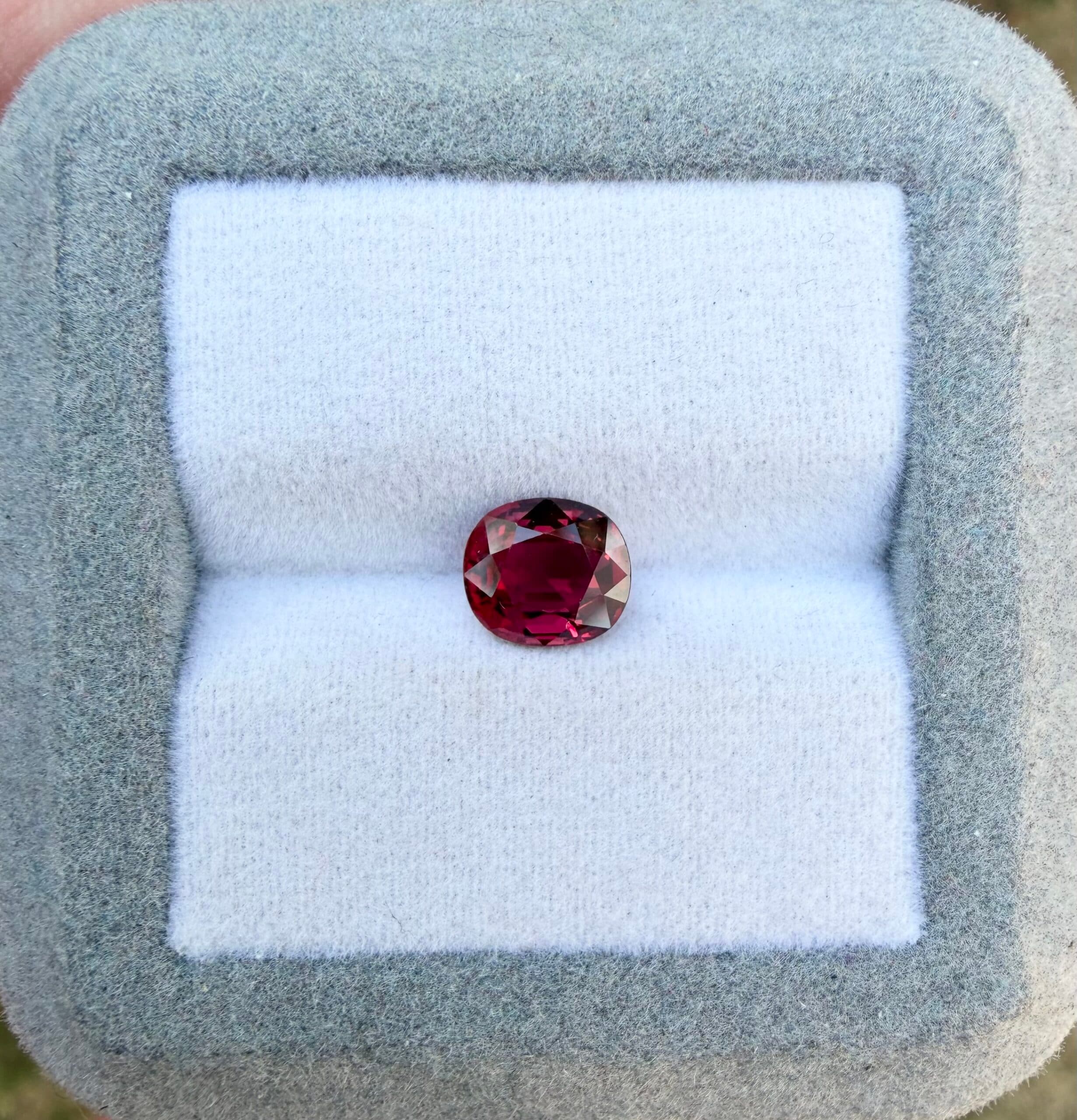 Rubis du Mozambique Ovale de 1,53ct