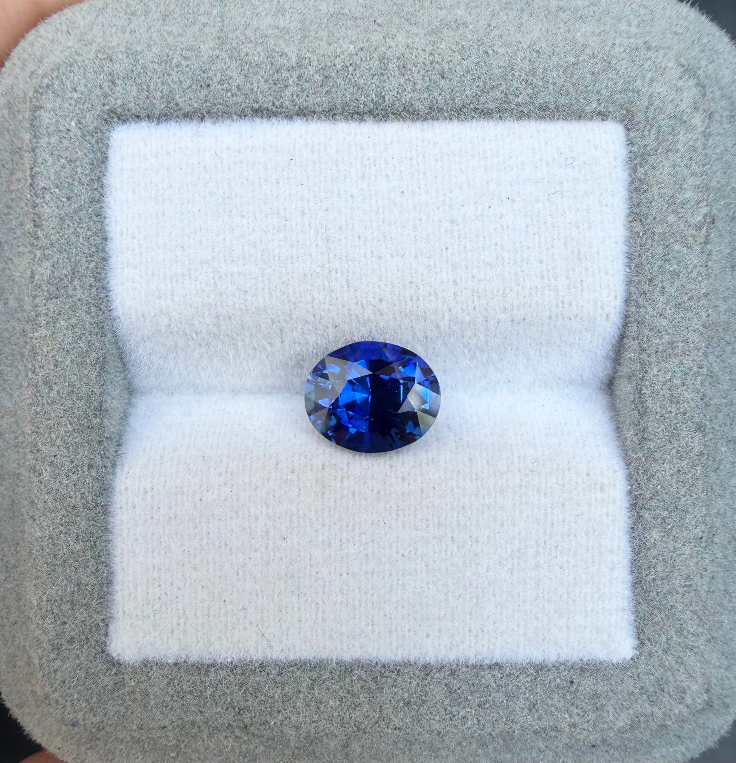 Saphir Bleu Ovale de 2,06ct