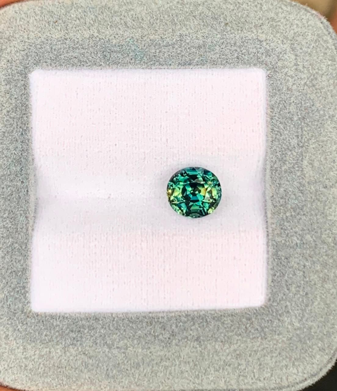 Saphir Bicolore Ovale de 2,16ct