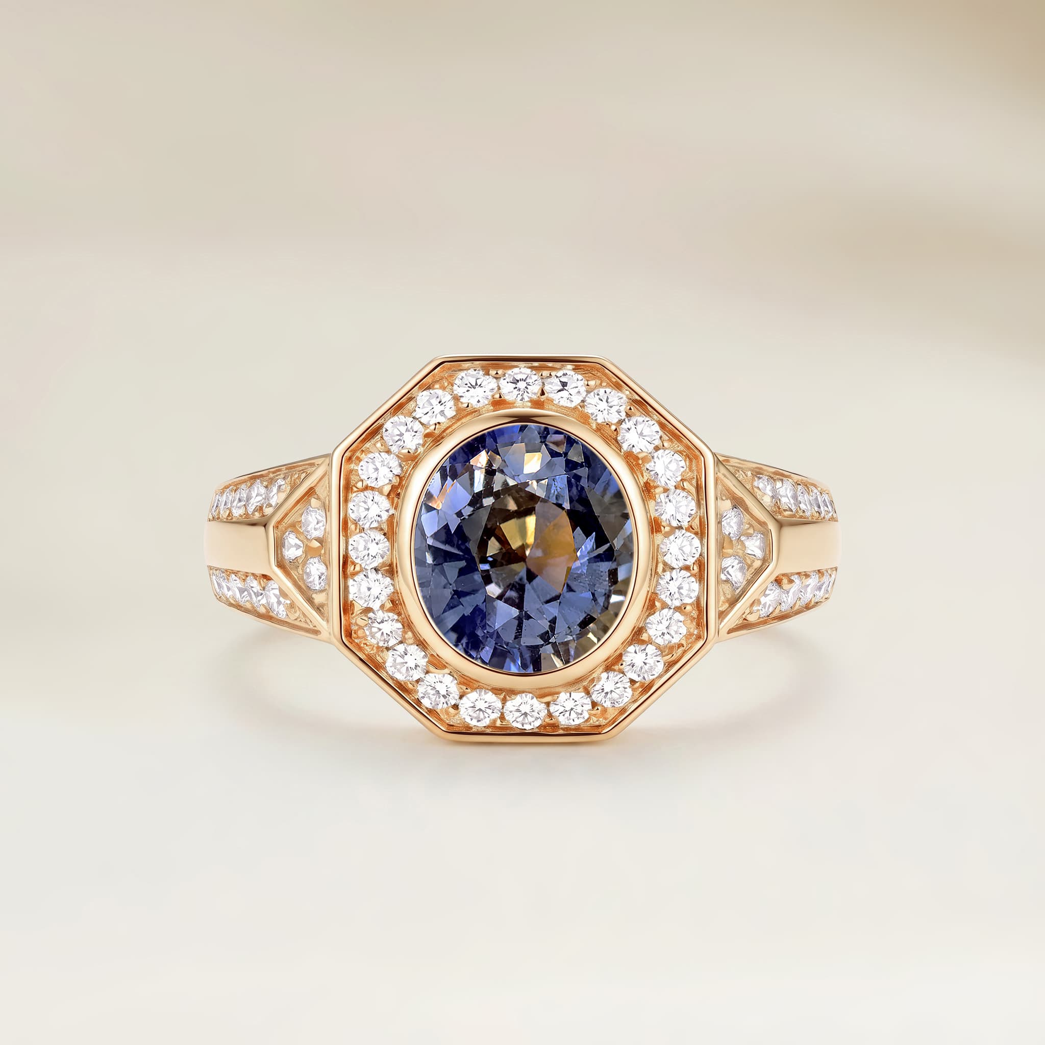 Bague Art Deco Saphir Ovale de 1,04ct