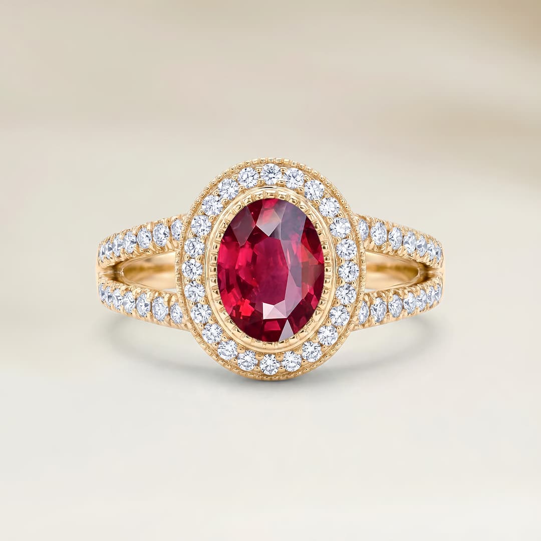 Bague Vintage Rubis du Mozambique Ovale de 2,14ct