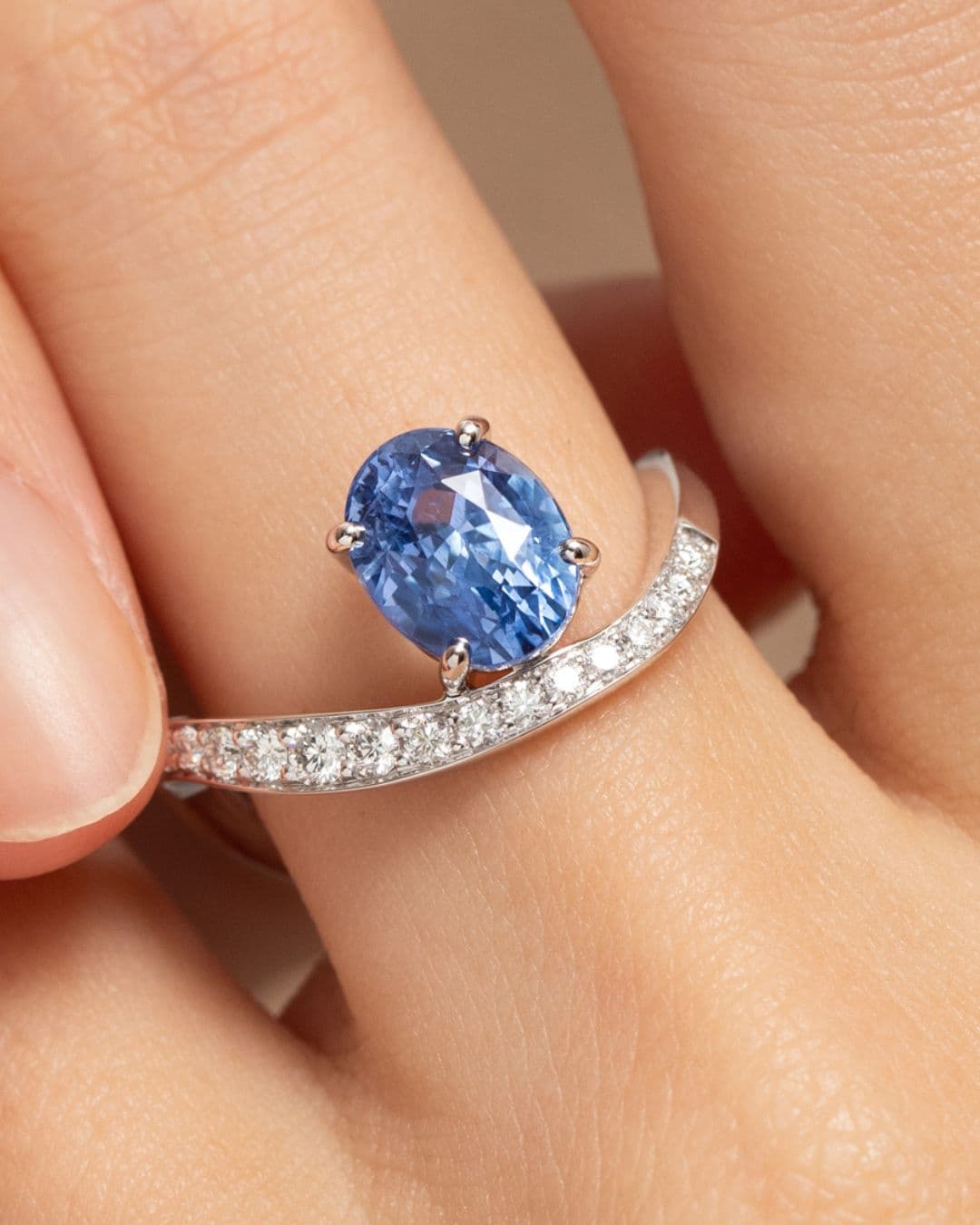 bague saphir bleu wave