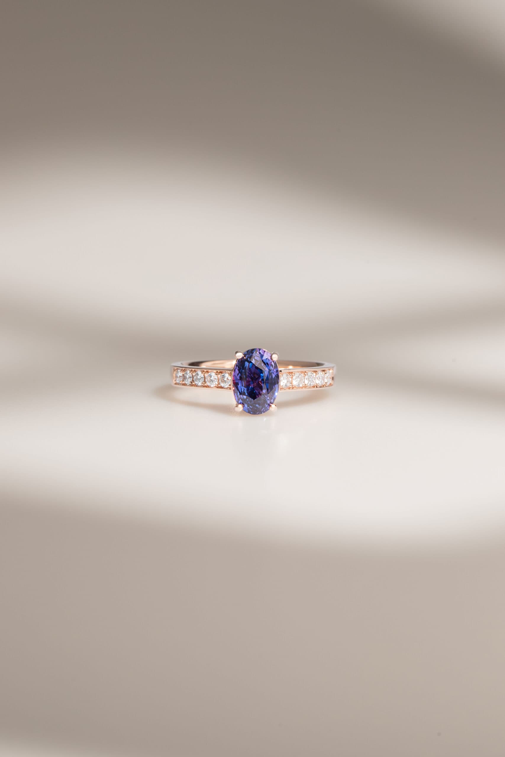bague de fiancailles saphir violet 253ct