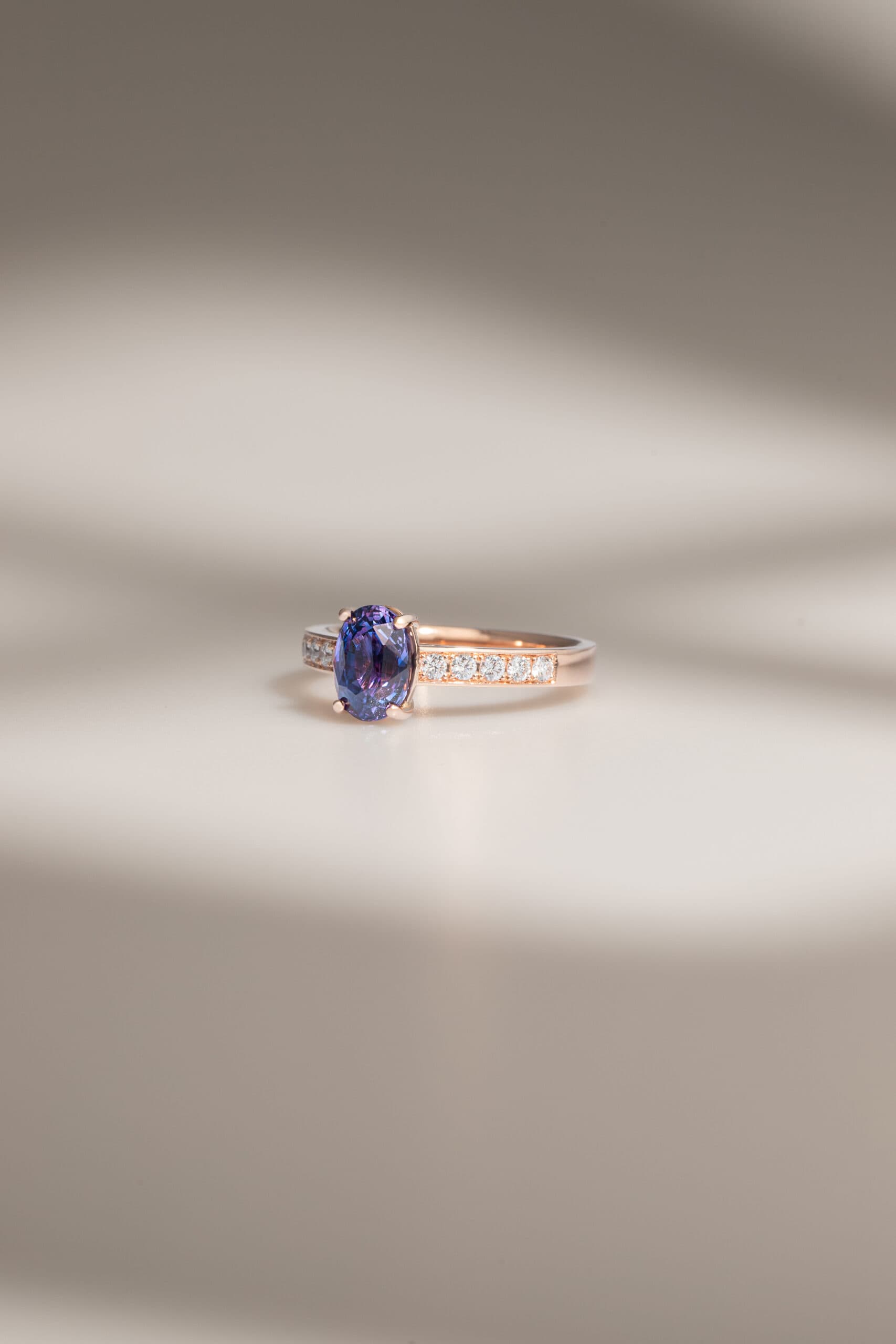 bague de fiancailles saphir violet 253ct