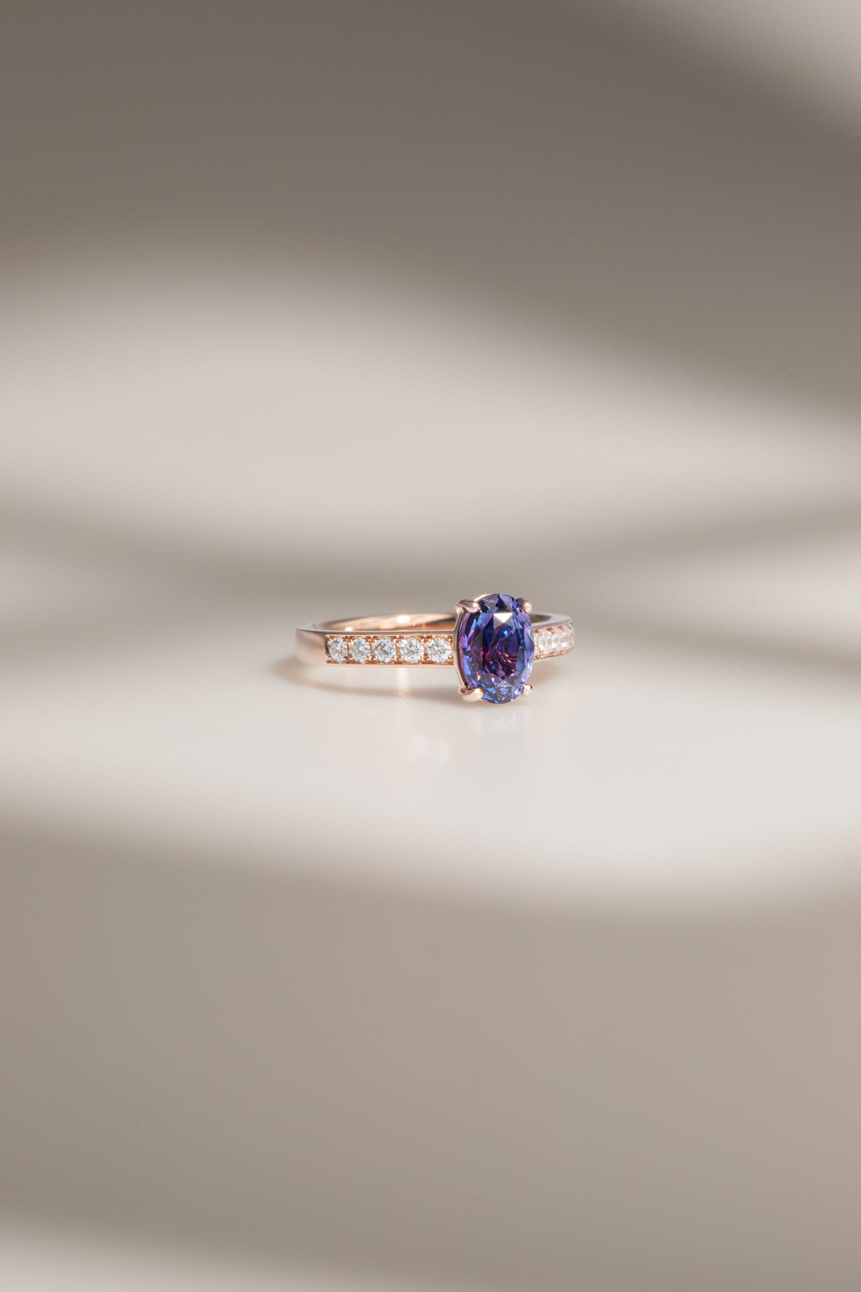 bague de fiancailles saphir violet 253ct