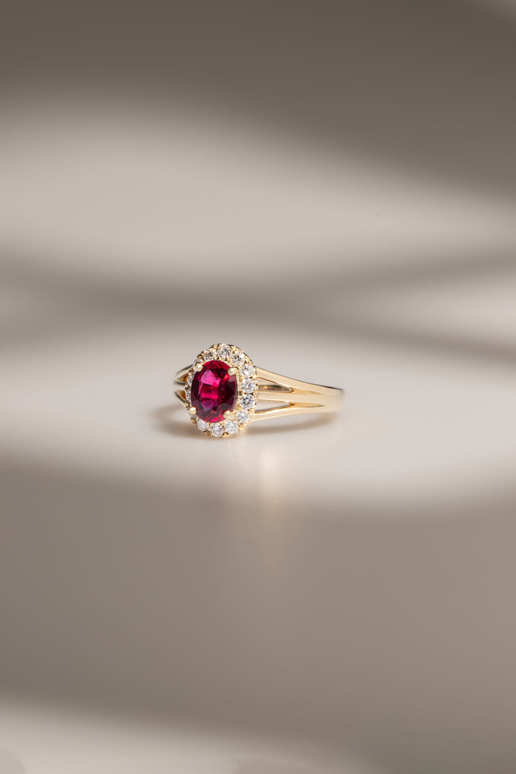 bague de fiancailles rubis mozambique bonnot paris
