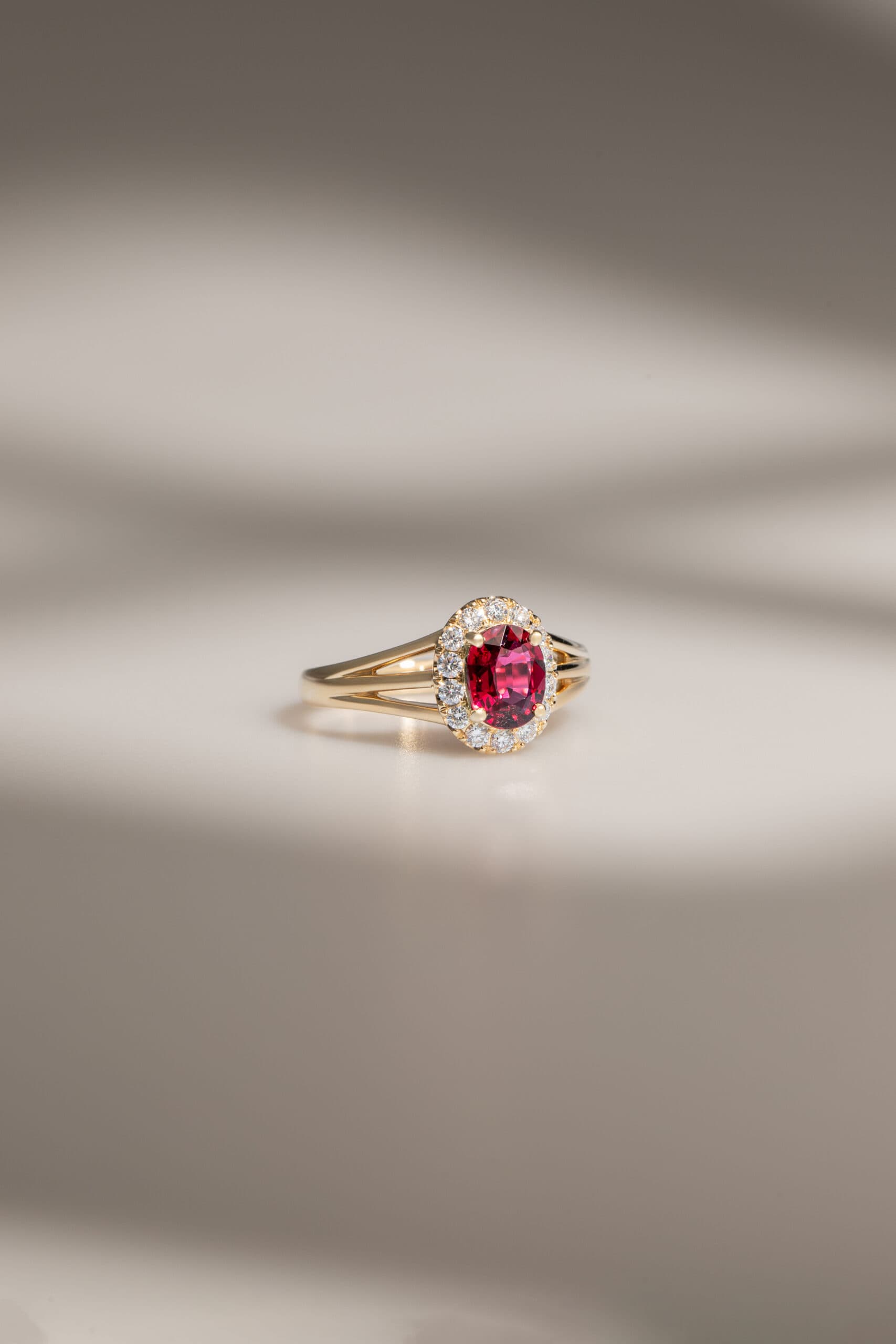 bague de fiancailles rubis mozambique bonnot paris