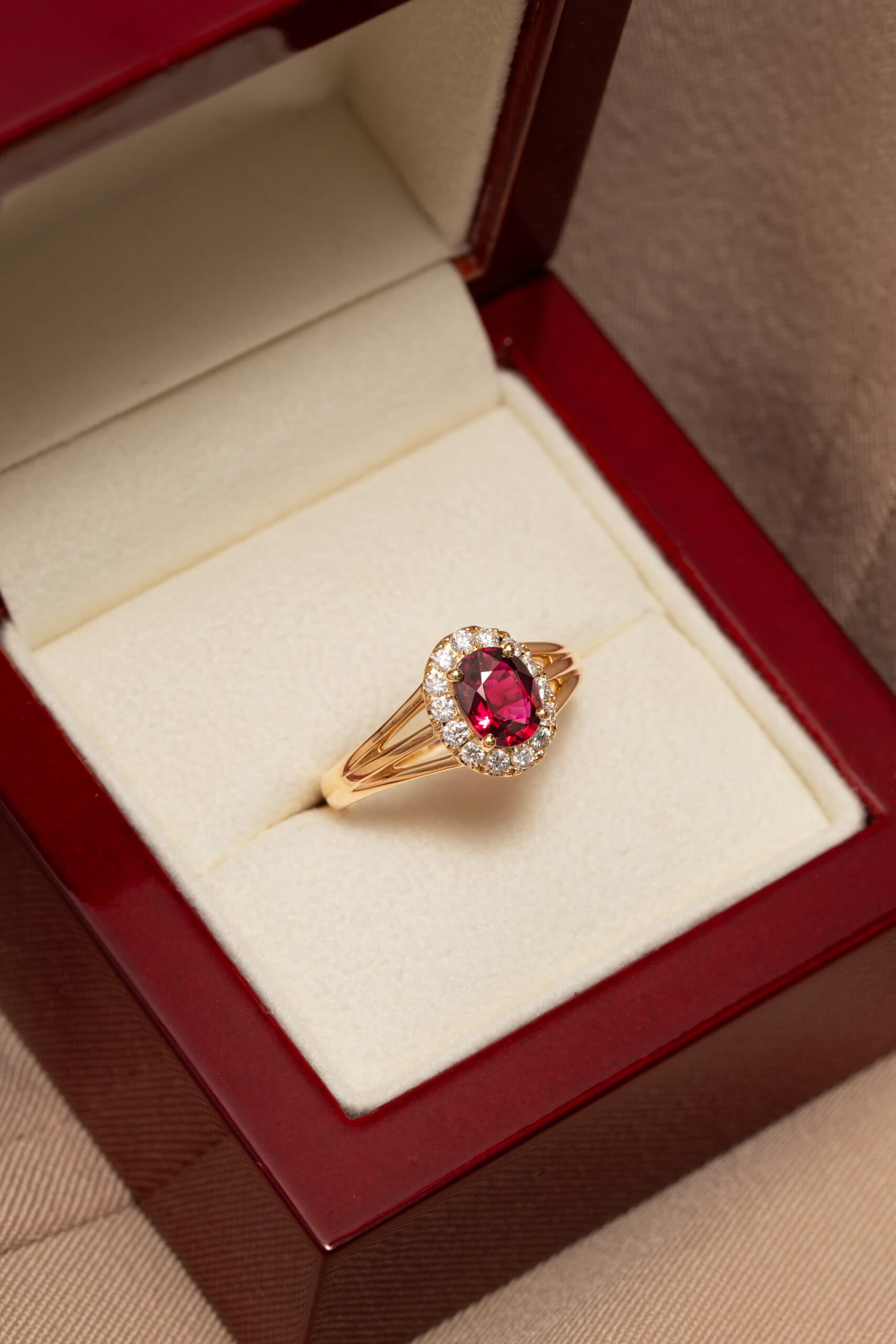 bague de fiancailles rubis mozambique bonnot paris