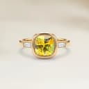 Bague Epaulé Saphir Jaune Coussin de 1,14ct