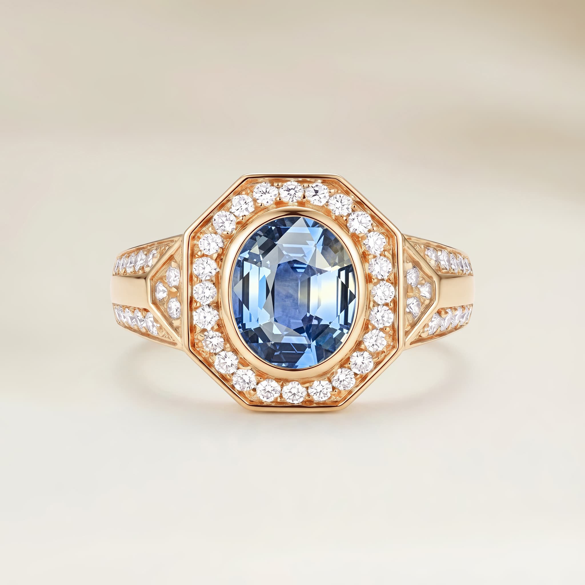 Bague Art Deco Saphir Bicolore Ovale de 2,03ct
