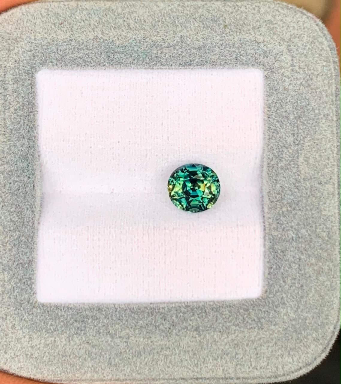 Saphir Bicolore Ovale de 2,16ct