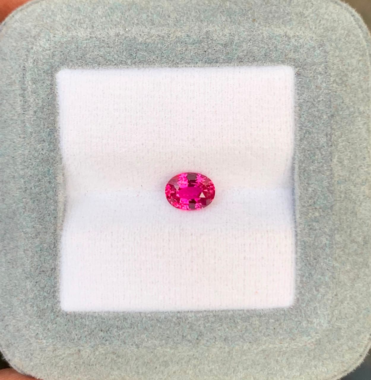 Rubí de Mozambique Ovalado de 1,06 ct