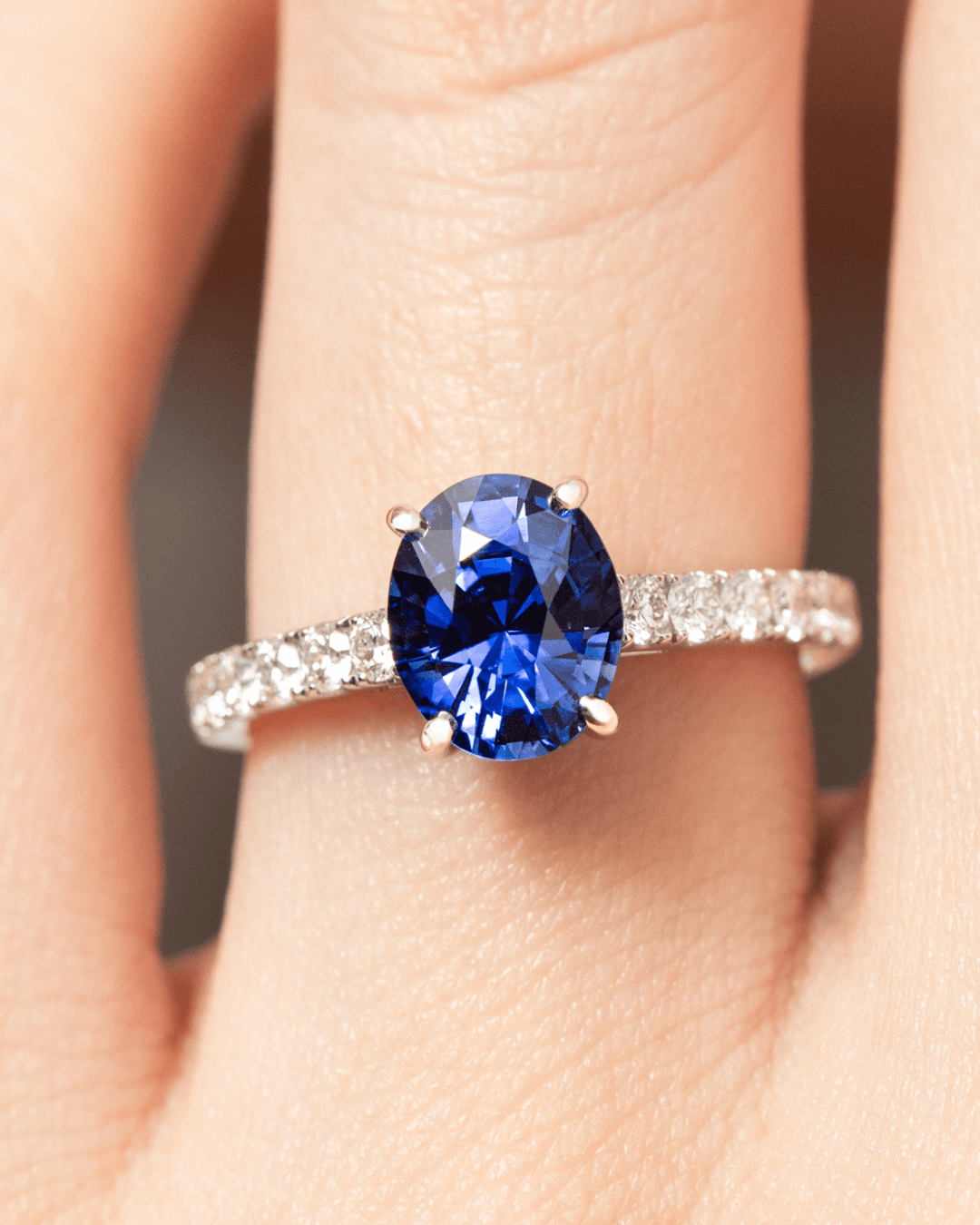 bague platine saphir bleu royal