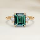 Bague Epaulé Saphir Vert Rectangle de 1,94ct