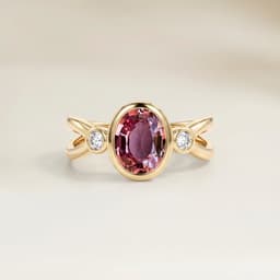 Bague Epaulé Saphir Padparadscha Ovale de 1,84ct