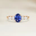 Bague Epaulé Saphir Bleu Ovale de 2,17ct