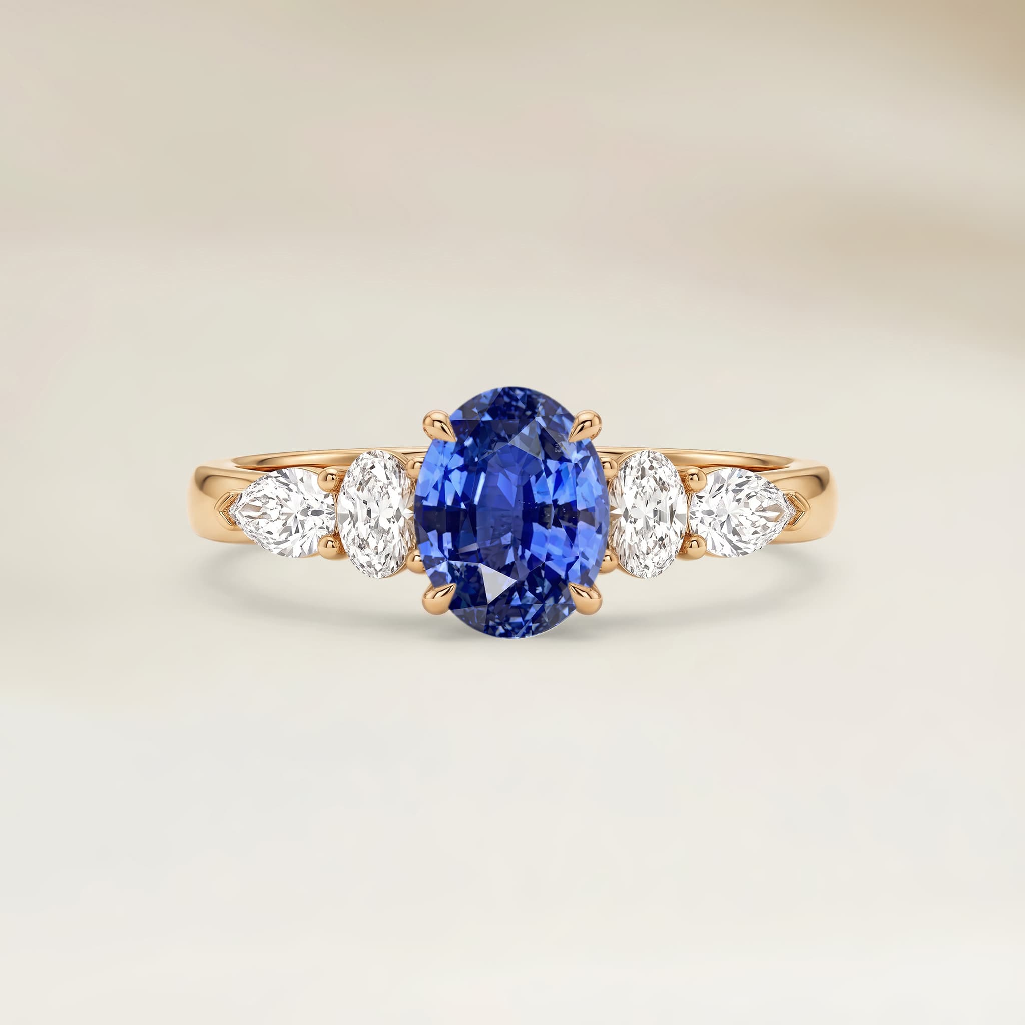 Bague Epaulé Saphir Bleu Ovale de 2,17ct