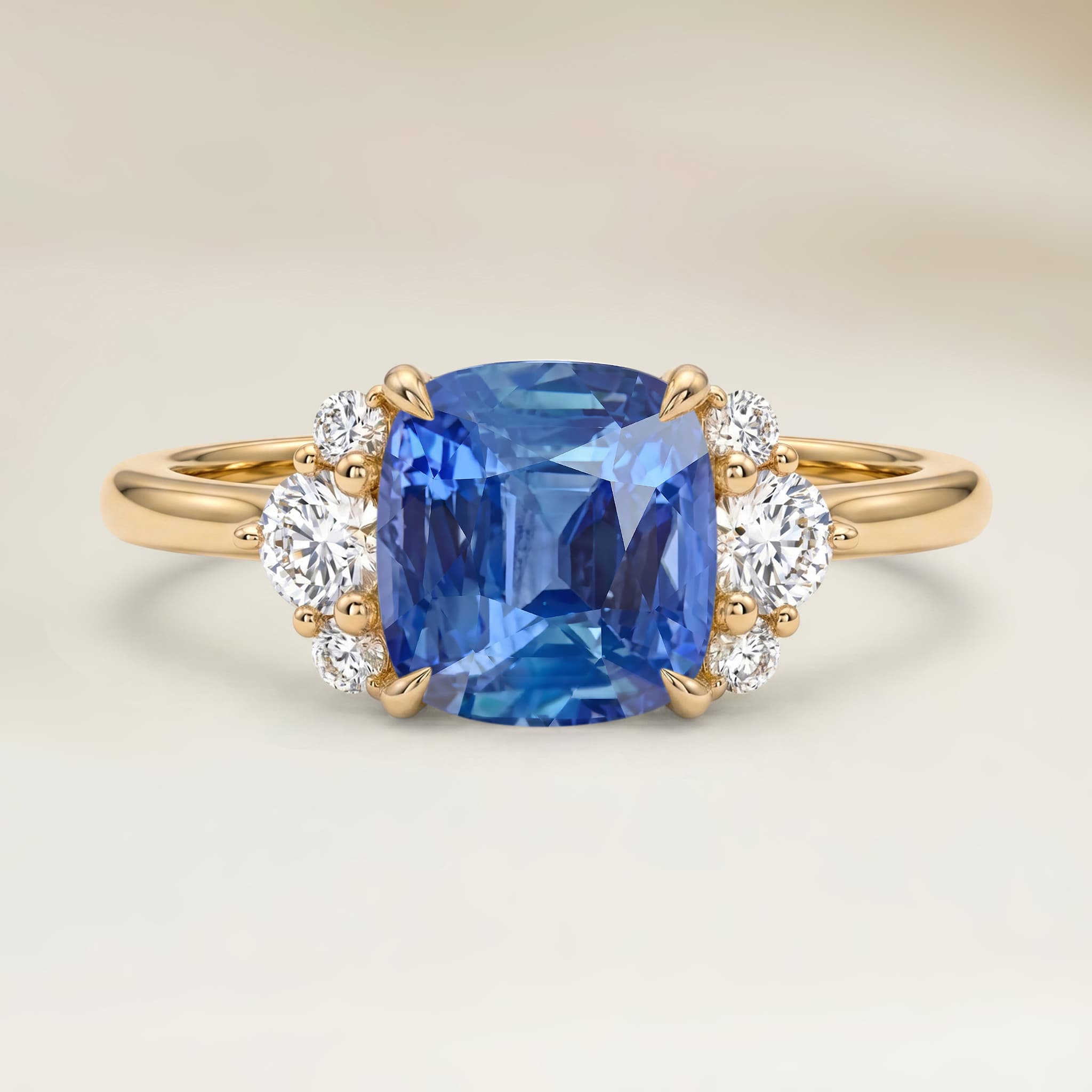 Bague Epaulé Saphir Bleu Coussin de 1,03ct