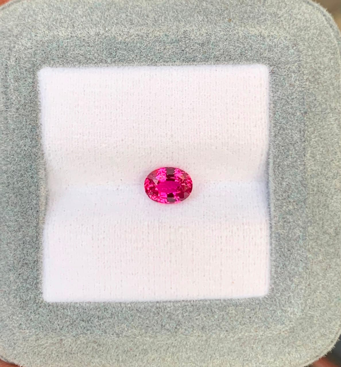 Rubí de Mozambique Ovalado de 1,06 ct