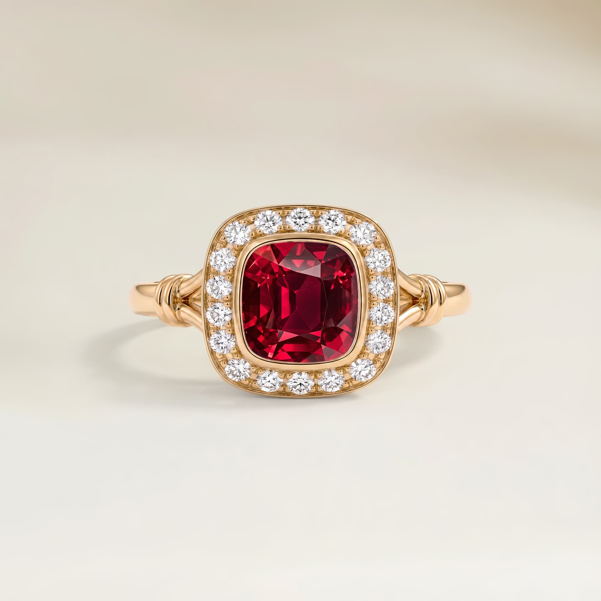 Bague Art Deco Rubis du Mozambique Coussin de 2,04ct