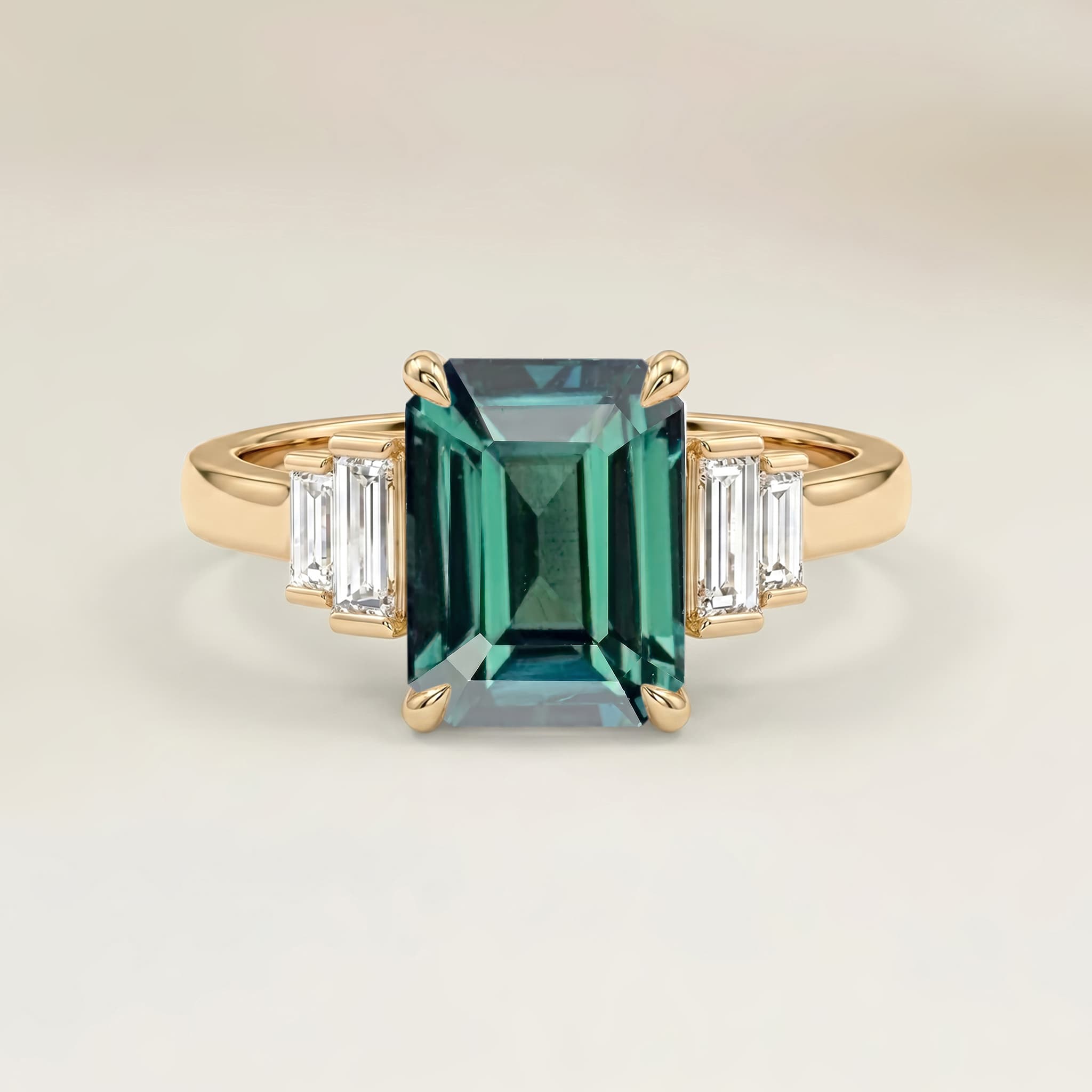 Bague Art Deco Saphir Vert Rectangle de 1,94ct