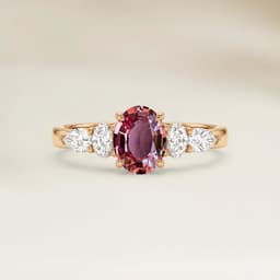 Bague Epaulé Saphir Padparadscha Ovale de 1,84ct