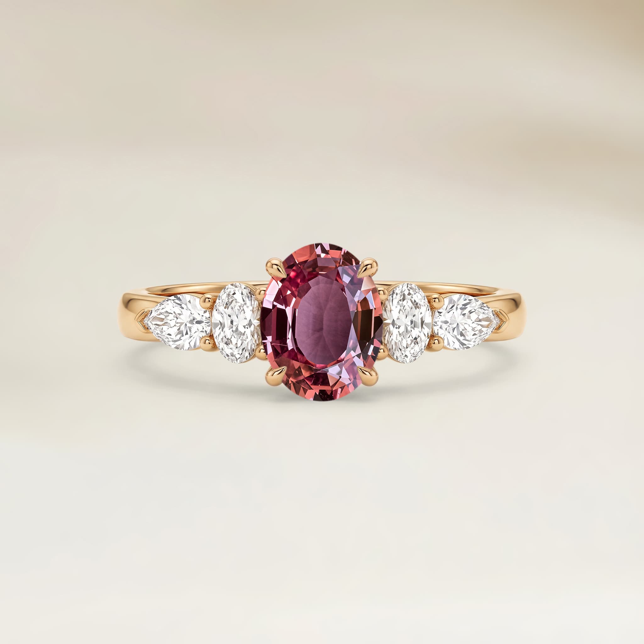 Bague Epaulé Saphir Padparadscha Ovale de 1,84ct