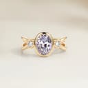 Anello a spalla con Zaffiro Viola Ovale da 1,84 ct