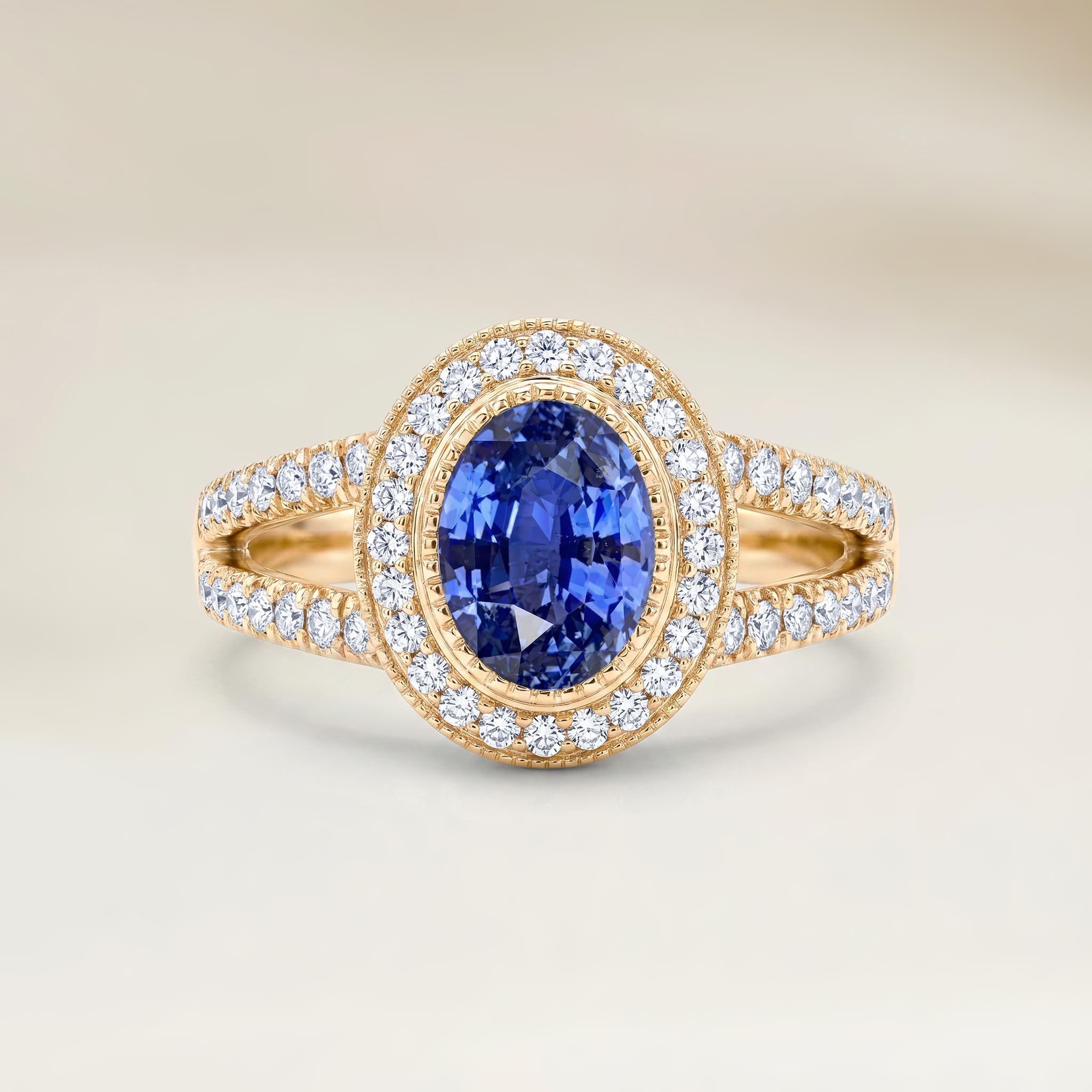 Bague Vintage Saphir Bleu Ovale de 2,17ct — Or Jaune 18k - vue principale