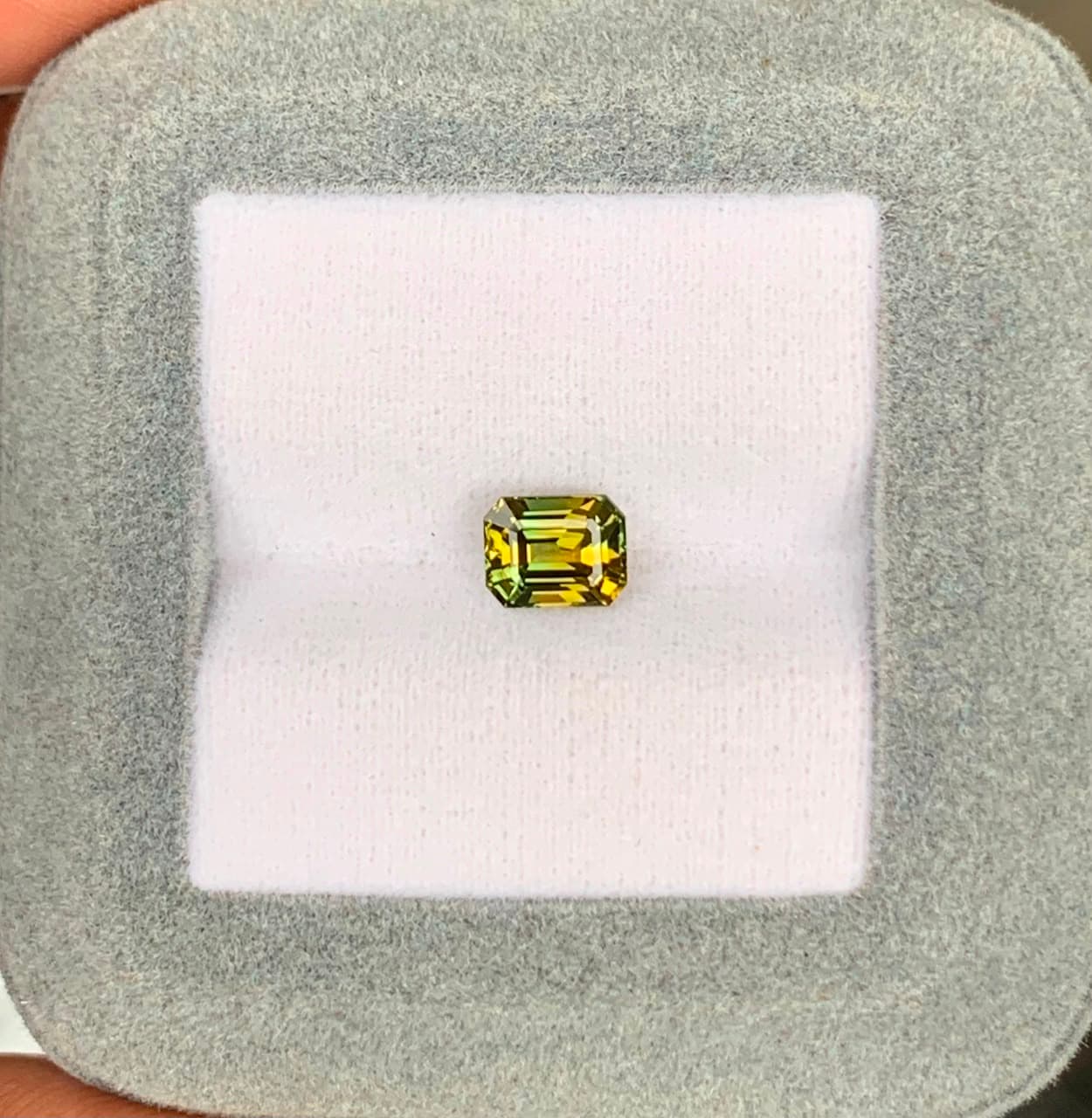 1.41 ct Bi-Color Rectangle Sapphire