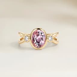 Bague Epaulé Saphir Rose Ovale de 2,07ct
