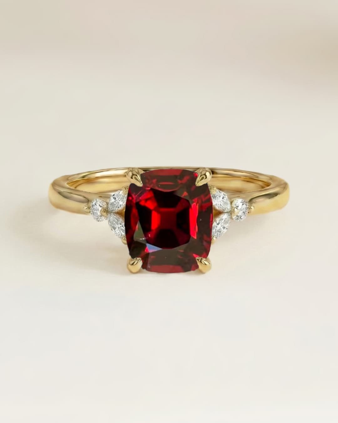 bague florale, spinelle entouré de marquises