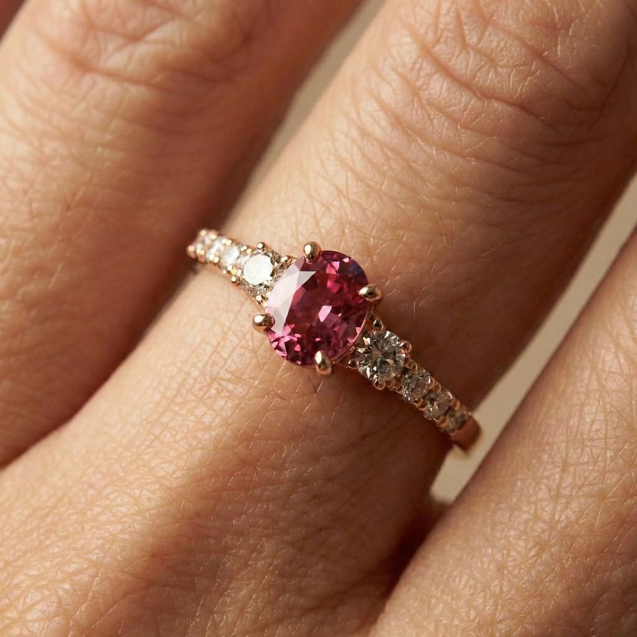bague florale, spinelle entouré de marquises