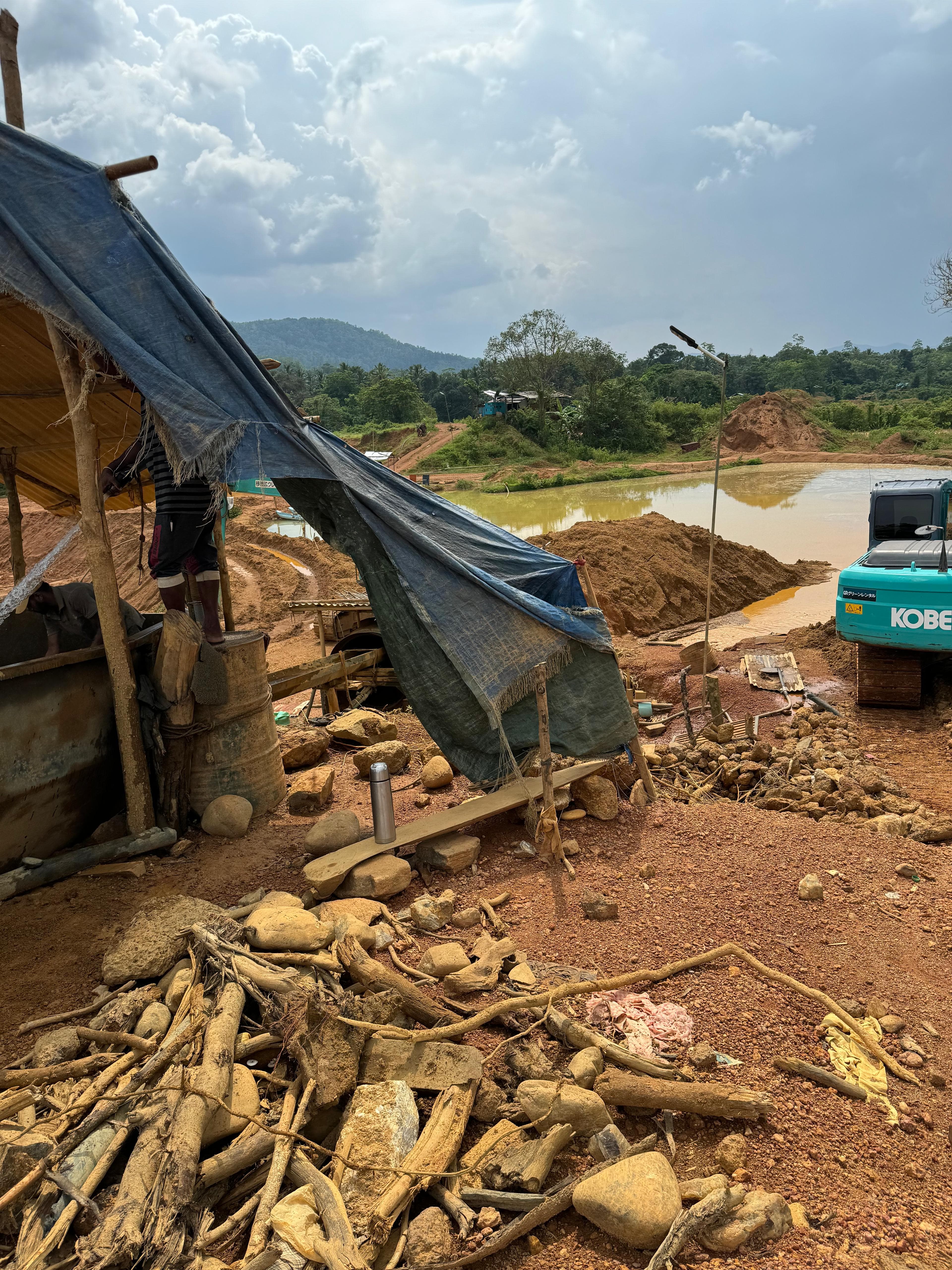 antsirabe, madagascar — sélection de pierres claires