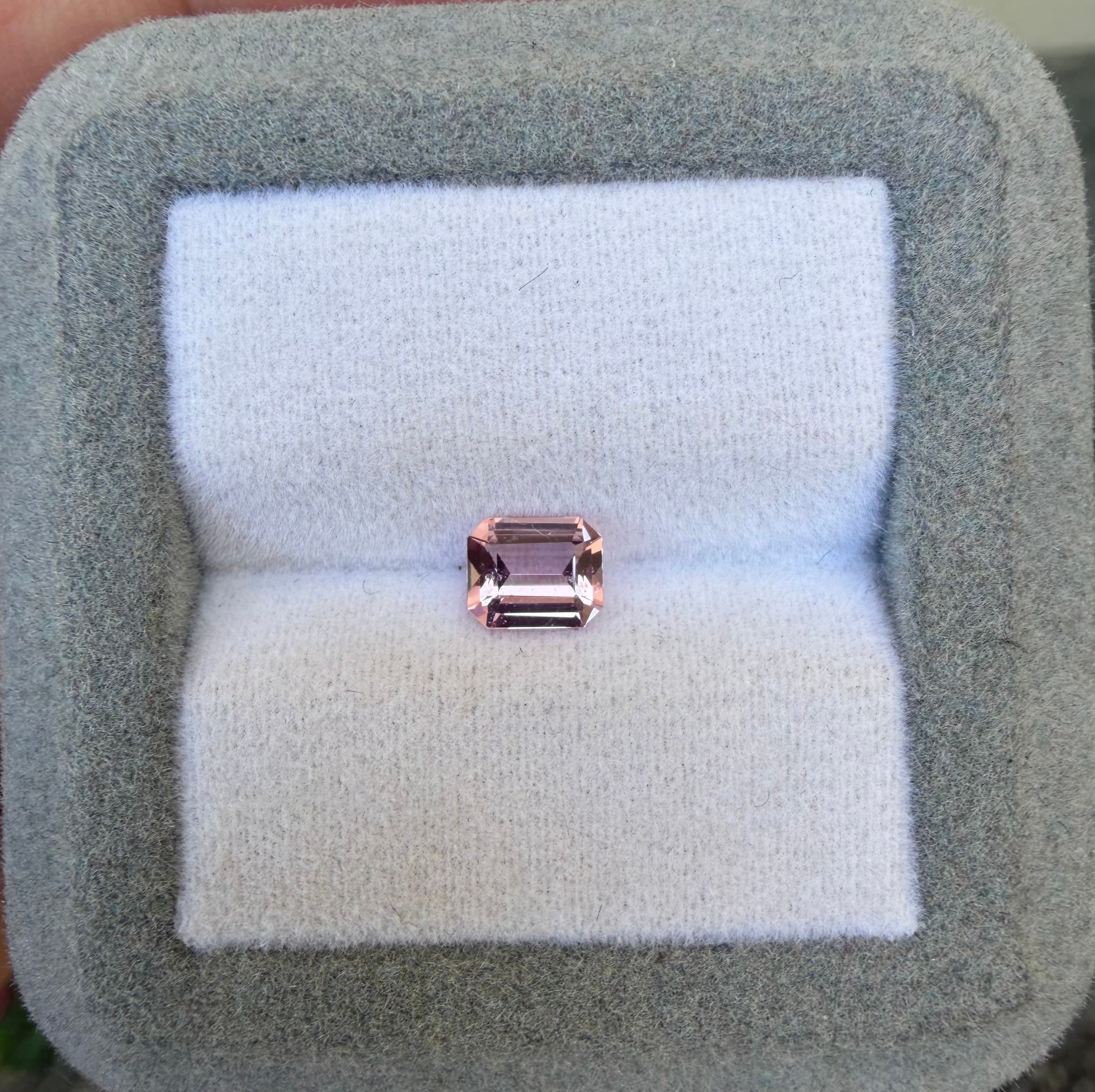 exemple — saphir rose 0,77 ct