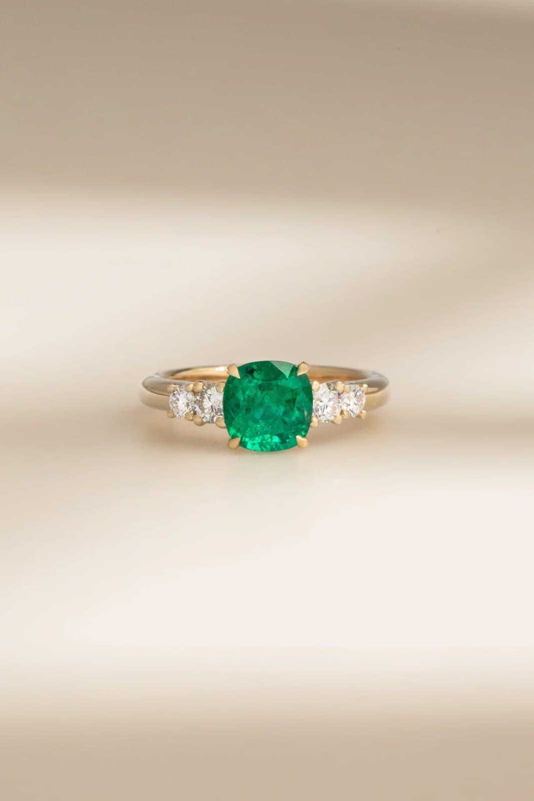 solitaire épaulé de diamants