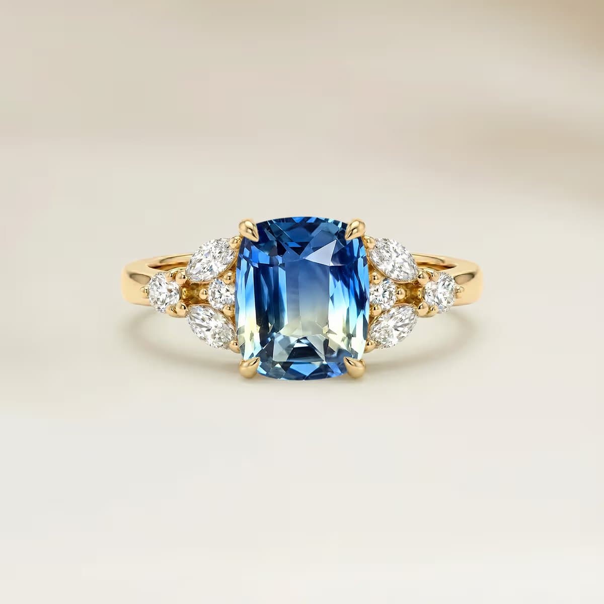 bague florale, saphir entouré de marquises