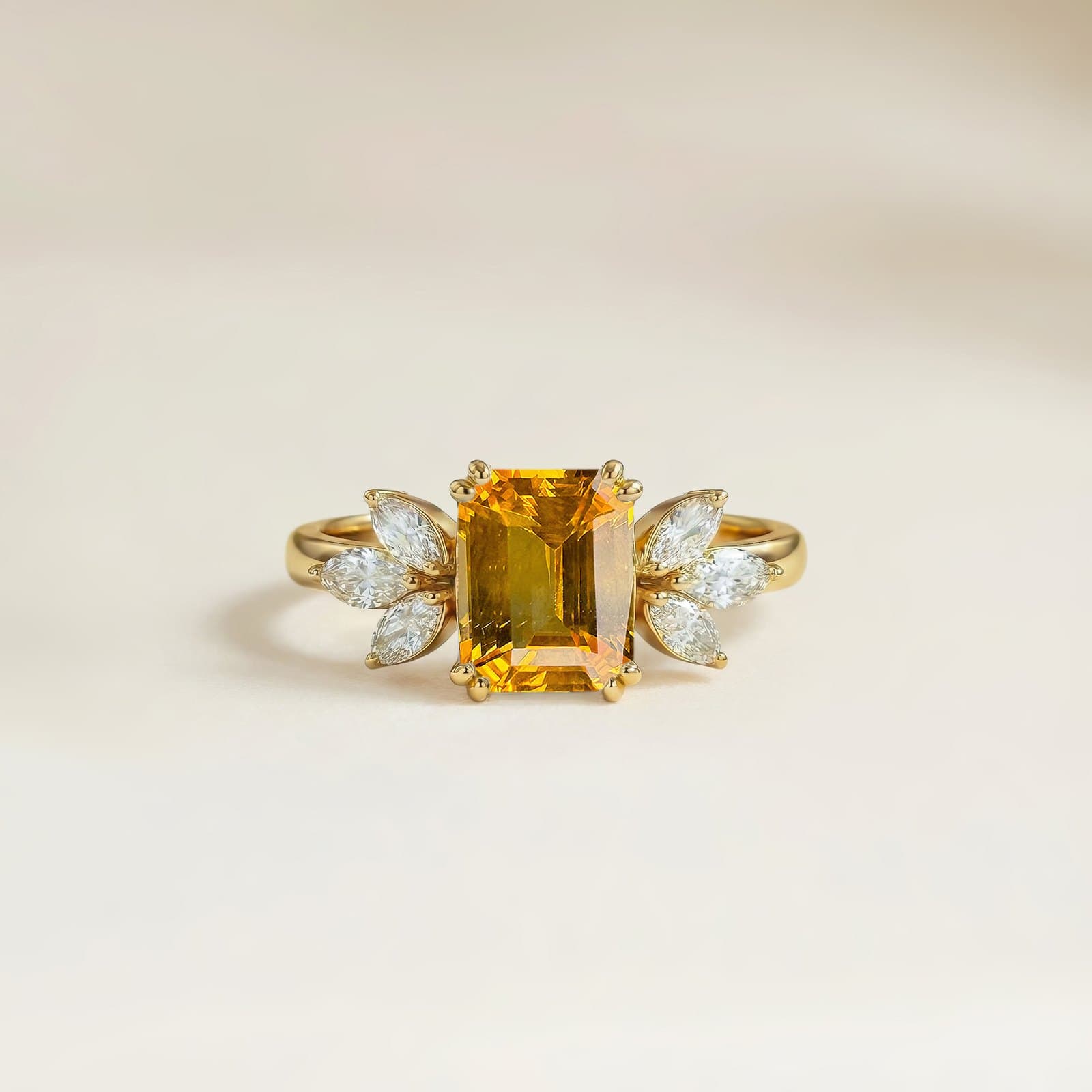 bague florale, saphir entouré de marquises